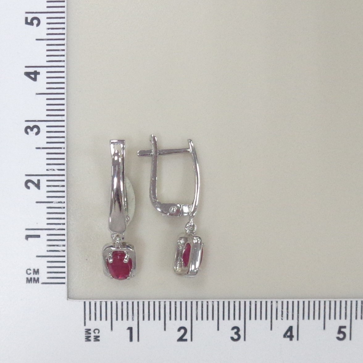 Серебряные серьги с рубинами